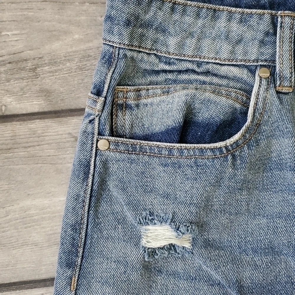 NWT Francesca's Harper Distressed Denim Skirt Sz Med - Picture 2 of 6